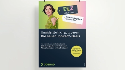 Das Poster für die JobRad-Angebote hängt an einer Bürowand