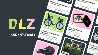 eine Frau deutet und blickt auf Labels mit der Beschriftung: JobRad Deals - Exklusive Angebote rund ums Bike - nur im JobRad-Portal