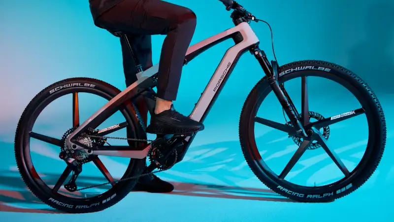 Ein E-Bike von Porsche im Porsche-Design.