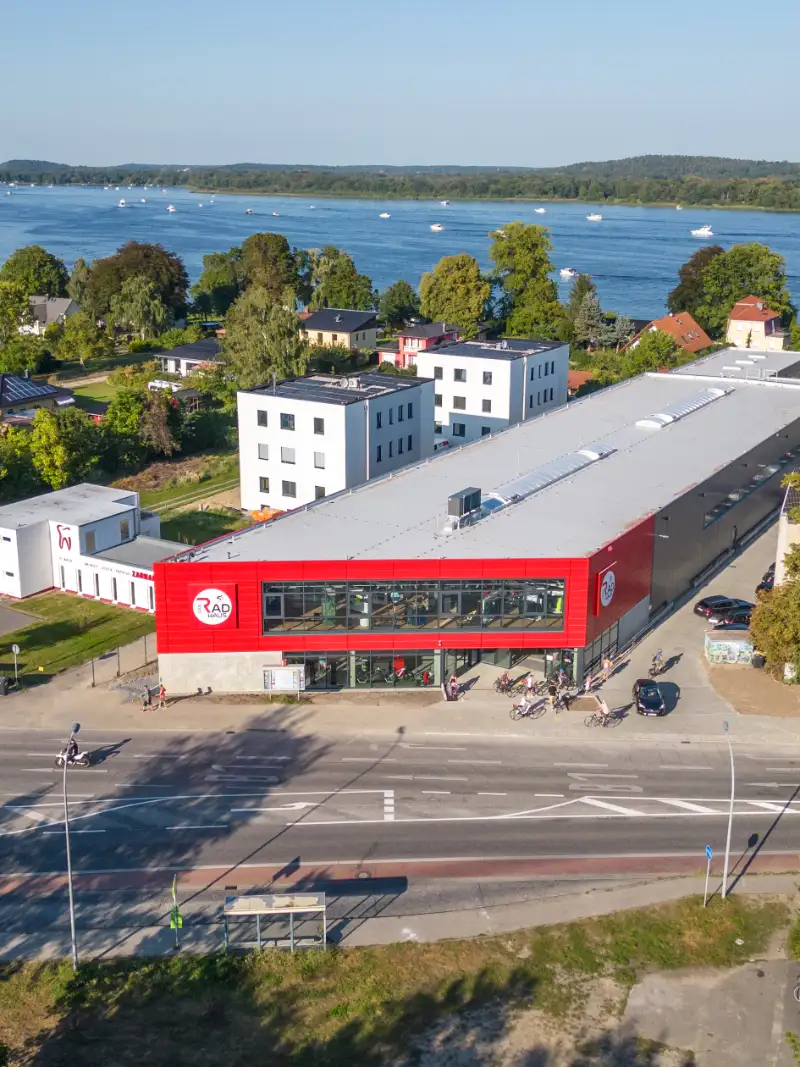Die RADhaus-FIliale in Werder aus der Vogelperspektive.