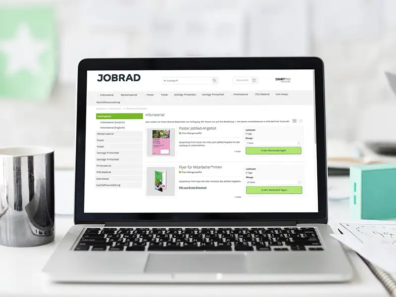 Auf einem Notebook ist der JobRad-Webshop geöffnet. Auf einem Notebook ist der JobRad-Webshop geöffnet.