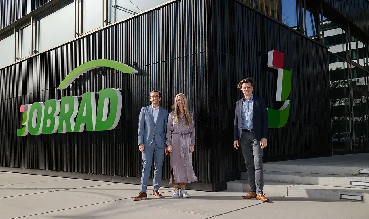 JobRad-Gründer vor neuer Firmenzentrale JobRad-Gründer vor neuer Firmenzentrale