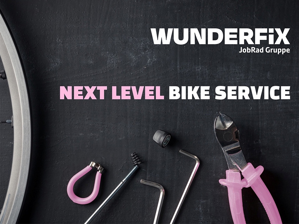 Werkzeuge auf grauem Hintergrund, Remote Bike Service WUNDERFiX