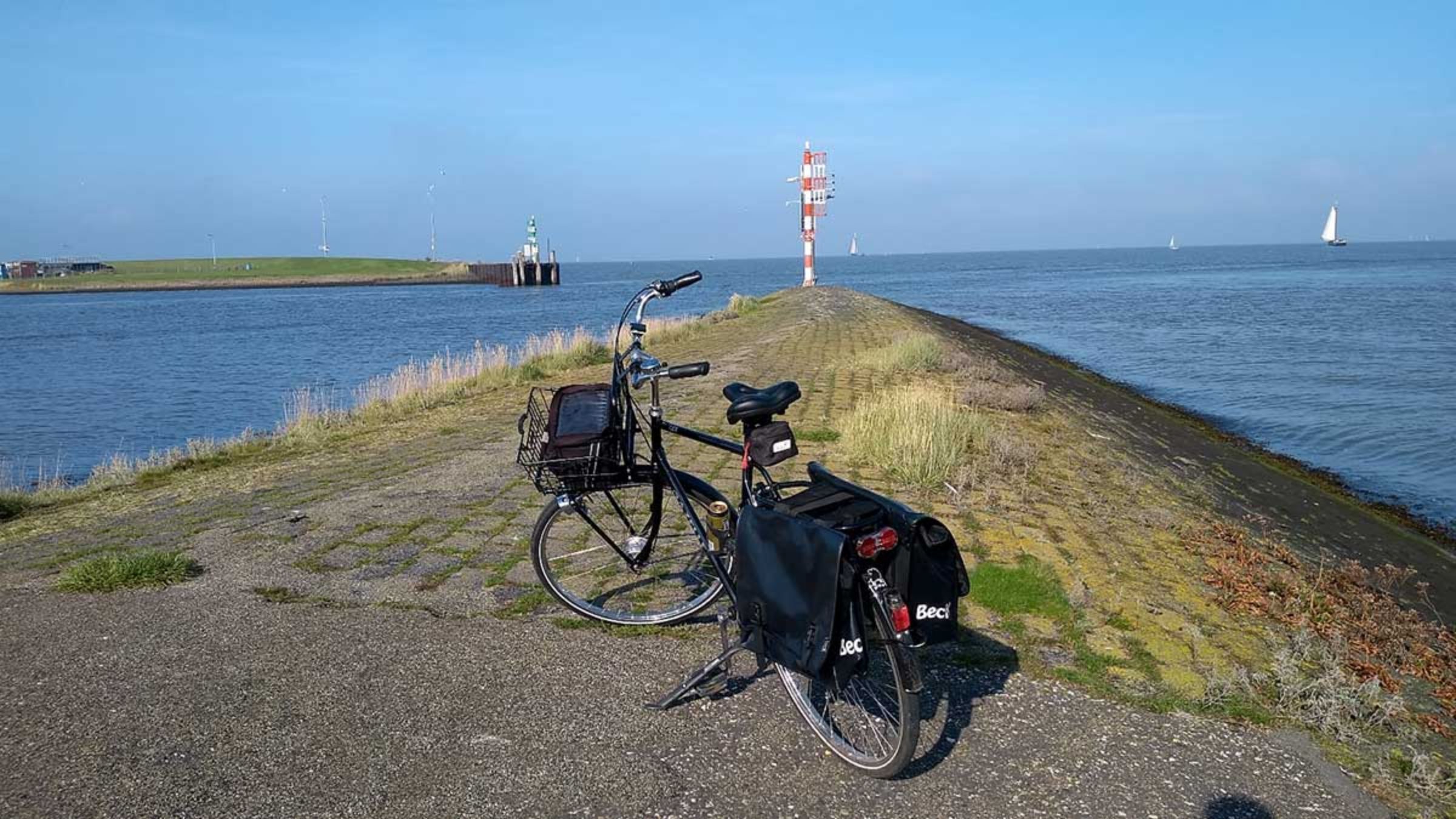 Ein sonniger Tag mit an der holländischen Nordseeküste